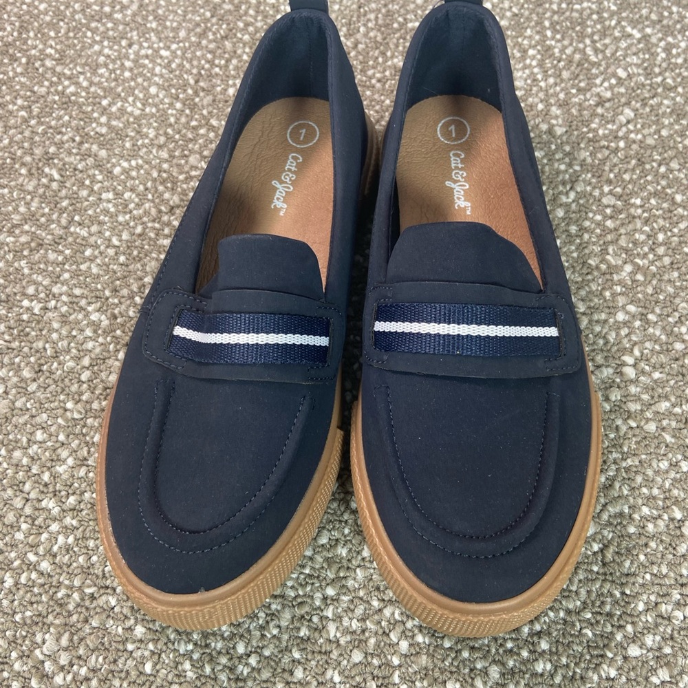 Cat &Jack Boys Navy Slip-On Loafers with Gum Sole and Stripe Detail New Size 1.